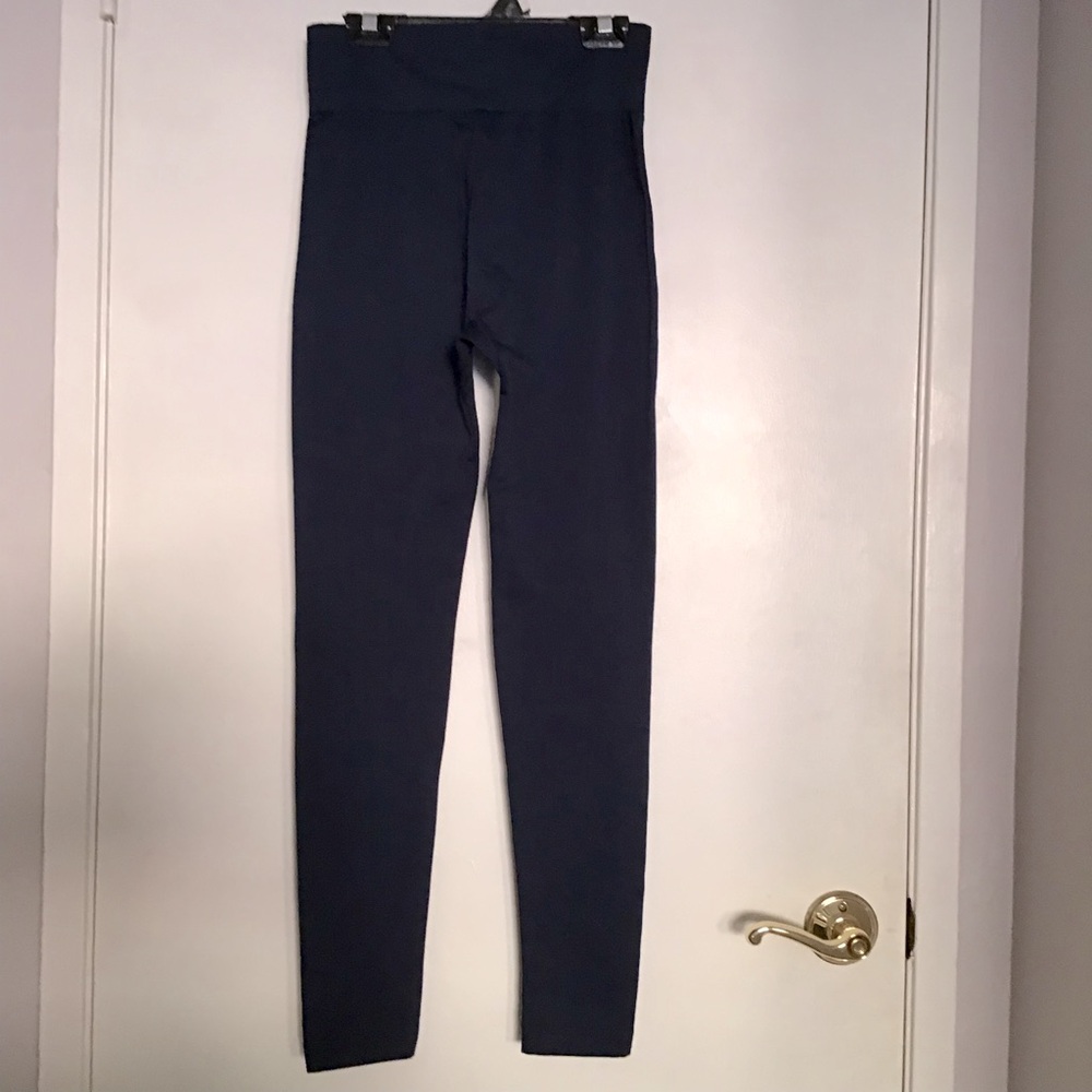 WOMEN’S LEGGINGS. NAVY. ONE SIZE FITS ALL